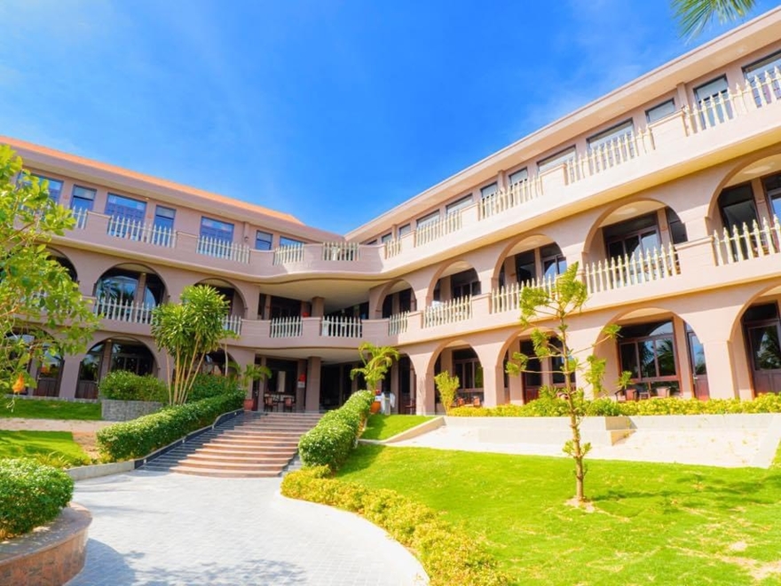 Combo 3N2Đ Xe & Lưu Trú Tại Khu Nghỉ Dưỡng Le ViVa - Mũi Né 4*